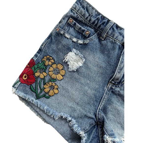 Dex Denim Emroidered Distressed Shorts with Hummingbird Flowers and Butterfly - Picture 3 of 8